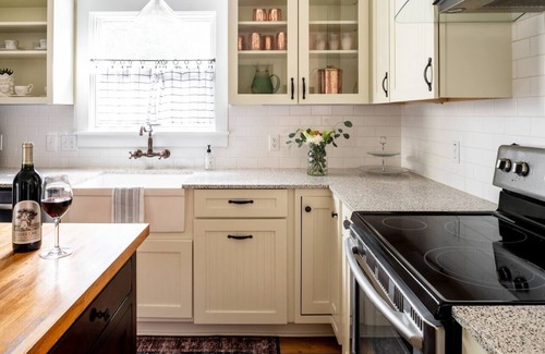 Round Top House | Fall at Round Top Rose | Cozy, Cute, Centrally Located to the Best Spots