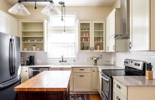 Round Top House | Fall at Round Top Rose | Cozy, Cute, Centrally Located to the Best Spots