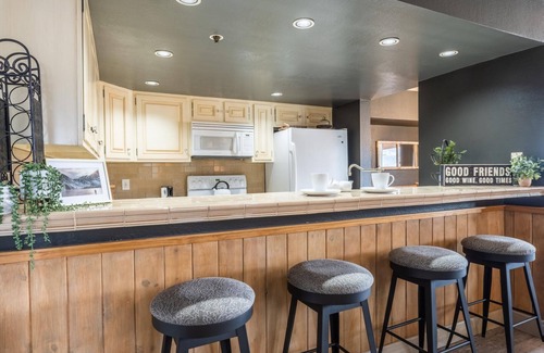 Mammoth Lakes House | Fall Availability! Ski-in/Ski-out Townhome! Private Hot Tub! Incredible Views!