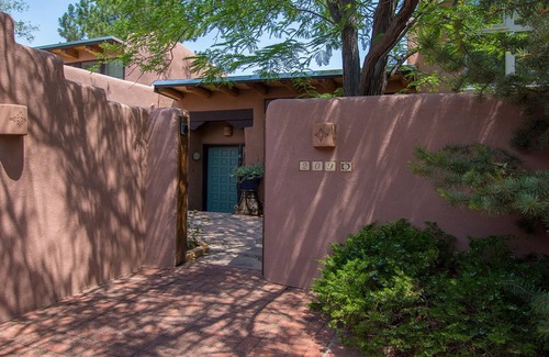 South Capitol Condo | Fall Colors & Great Weather! The Land of Enchantment!n2 BR, 2BA, 2 Patios!