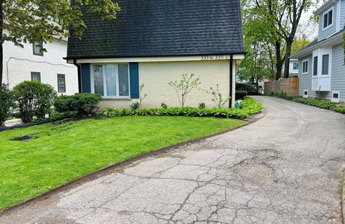 Lake Forest House | Fall Escape Near Naval Base & Beach