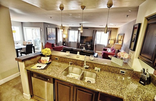 Crown Point Condo | Fall fun @ PacificBlue211-across to beach+parking