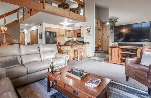 Mammoth Lakes Condo | Fall Getaways Available! Corner Condo with Shared Hot Tub, Near the Free Shuttle Stop to Town!