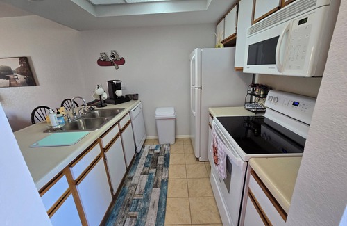 Kimberling City Condo | Fall in Love with The Ozarks on Beautiful Table Rock Lake in this 2bd 2ba condo!