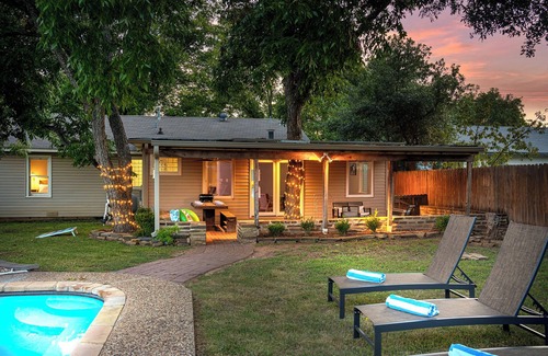 Fredericksburg House | Fall Sale! Hot Tub, Pool, Pets, Near DT, Quiet, Games!