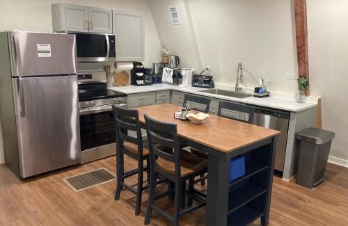 Hawkins House | Fall Special! Lakefront, Firepit,Dock,Kayaks,Deck