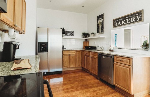 Historic Uptown House | Fall Special! Large Historic Downtown Bungalow- 5BR and infant room