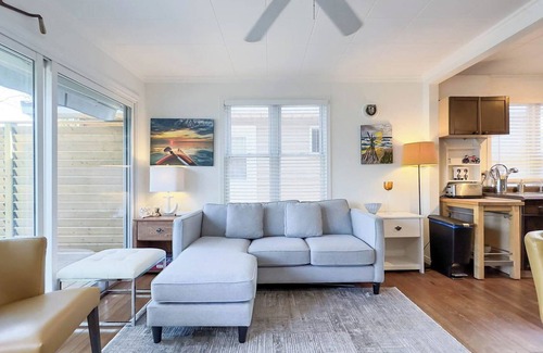 Central Huron Cottage | Fall Vibes at Summerset Cottage, Lakeview Hot Tub