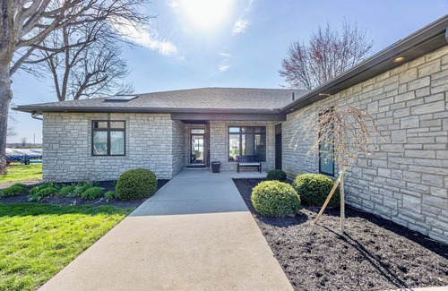 Russells Point House | fall weeks still available! 4 bd 3 ba 3200 Sq Ft New reno Exec. Home w/3docks