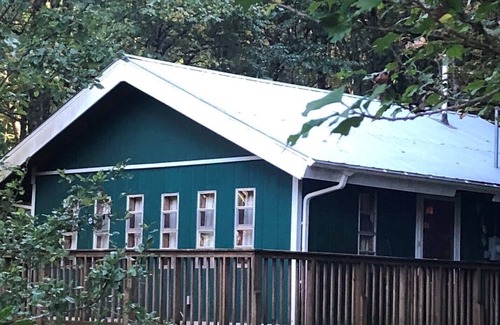 Cullowhee Cabin | Falling Leaf Cabin - a true cabin in the woods in a private setting