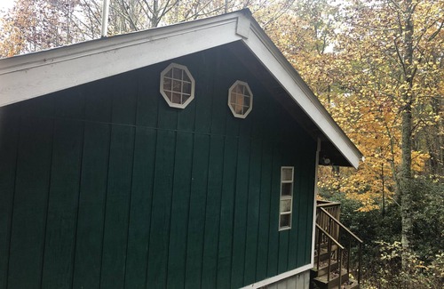 Cullowhee Cabin | Falling Leaf Cabin - a true cabin in the woods in a private setting