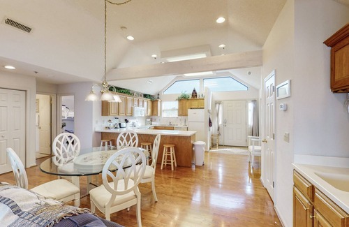 Lake Ozark Condo | Falls 138 - Fabulous Falls 4 Bdrm Condo