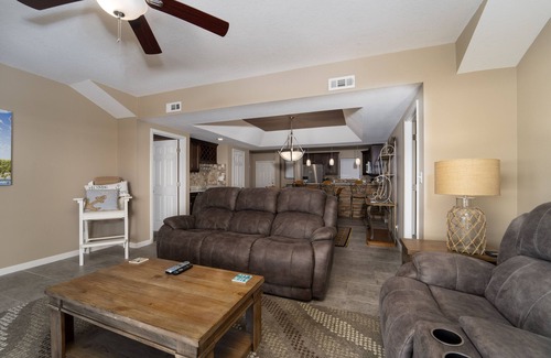 Lake Ozark Condo | Falls 90 - Beautiful 3 Bdrm Falls Condo