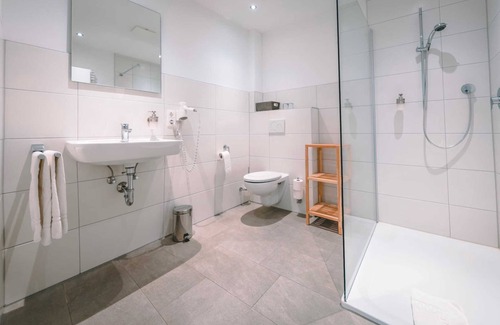 Oedheim Other | Familienzimmer Samtrot für 1-4 Personen - Ferienhof Laurentius