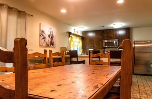 Sunland-Tujunga House | Families! Couples! Corporate Retreats! Perfect for any stay. #HSR21-000870