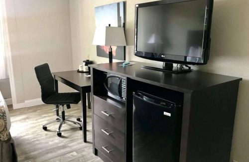 Bethlehem House | Family and Friends Vacation! 2 Great Units, Free Breakfast, Near Coca Cola Park!