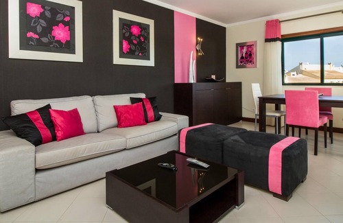 Urbanizacao dos Calicos Apartment | Family Apartment | Pool and Garden & Playground & Beach & Albufeira
