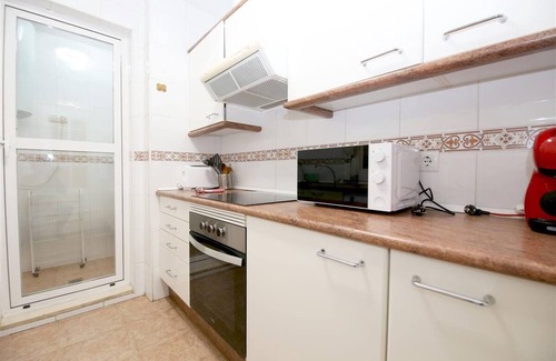 Estepona Apartment | Family apartment with seaview and air con, Close to beach, restaurants and Estepona port