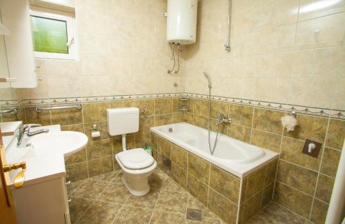 Krvavica Apartment | Family Beroš Friendly Place