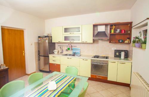 Krvavica Apartment | Family Beroš Friendly Place