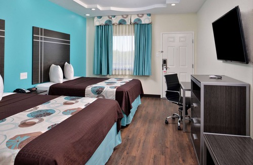 Spring Hotel | Family Break! Close to Geronimo Adventure Park & Hurricane Harbor Splashtown
