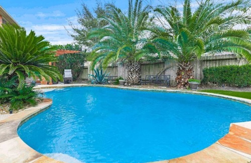 Barker House | Family/Corporate Retreat✶Pool✶Gameroom✶Media Room