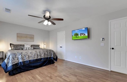 Barker House | Family*Corporate*Retreat* New Paint & Furniture