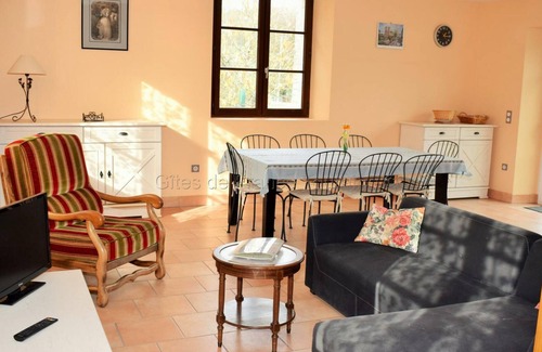 Chemille-sur-Indrois Cottage | Family cottage near lake, 7 people, enclosed garden