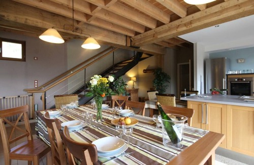 Juvigny-sous-Andaine Cottage | Family cottage with WiFi, pet-friendly amidst nature