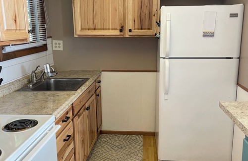 Brackney Cottage | Family cottage on Laurel Lake in Brackney PA 3 bedrooms available