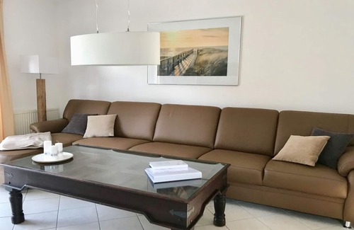 Carolinensiel Apartment | Family and dog Hafenblick
