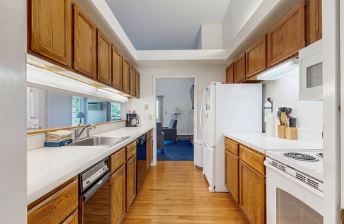 Bar Harbor House | Family & Dog-Friendly Townhouse w/Back Porch, Views, Partial AC