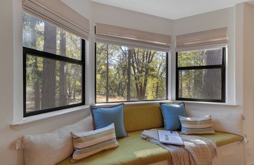 West Point Cabin | Family & Dog friendly Fenced 5Acr: Pool Table, Playground, Firepit, BBQ, Starlnk