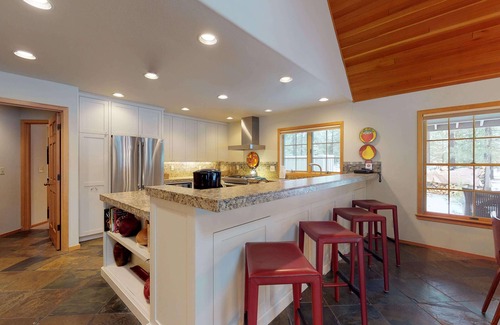 Sunriver House | Family Escape with Deck, Hot Tub, A/C & Ping Pong