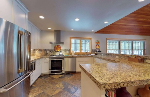 Sunriver House | Family Escape with Deck, Hot Tub, A/C & Ping Pong