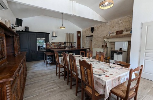 Magnac-Lavalette-Villars Cottage | Family House with Private Pool and Large Garden
