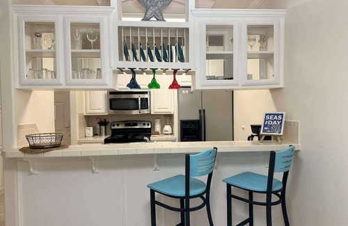 South Padre Island Apartment | Family Friendly Condo w/Pool—South Padre Island