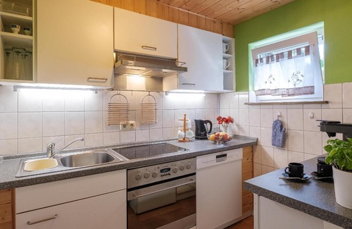 Oberleichtersbach House | Family-friendly holiday apartment with a terrace, in a charming Central German Uplands landscape