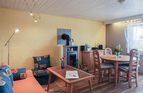 Oberleichtersbach House | Family-friendly holiday apartment with a terrace, in a charming Central German Uplands landscape