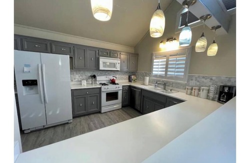 South Lake Tahoe Ski Chalet | Family Friendly 2br + Loft Tahoe Tyrol Chalet