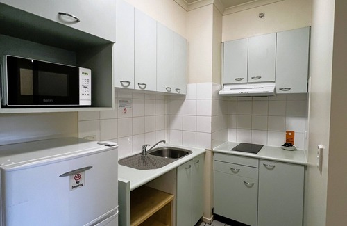 Carlton South Apartment | Family-Friendly 2BR Apartment for 5 | Melbourne CBD | Free Wi-Fi