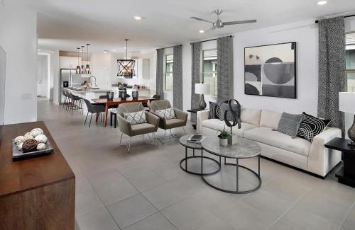 Litchfield Park House | Family-Friendly 3BR Escape Work, Play, Relax!