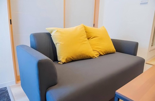 Nishinari Apartment | Family - friendly 4 - guest apt in Nishinari - ku. 2 - stops to Namba.