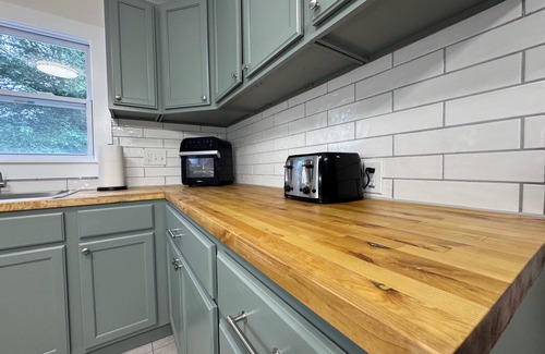 Lansing House | Family-Friendly 4BR Lansing Retreat Near MSU, Dining & Downtown Lansing