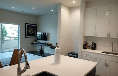 East Hollywood Hotel | Family-Friendly 4BR Gated Residence in Prime Hollywood with Free Parking