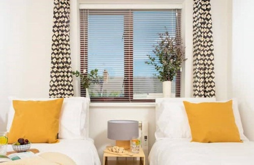 Newquay City Centre Apartment | Family-friendly apartment 200 metres from Towan Beach.