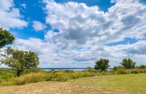 Ponca City Apartment | Family-Friendly Apt with Lake Views in Ponca City!