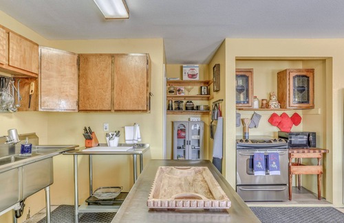 Yosemite Lakes House | Family-Friendly Coarsegold Guest House w/ Yard!