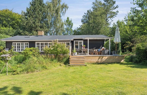 Rageleje House | Family-friendly cottage near beach & nature