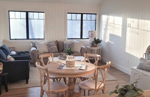 Brainerd House | Family-Friendly cozy guesthouse on North Long Lake.